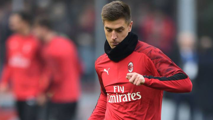 Mourinho ofrece dos jugadores para traer a Piatek al Tottenham