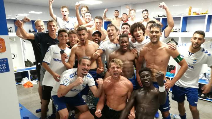 Lorca FC: Spanish football club to let fans pick team using app