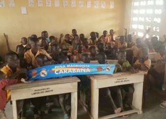 El '¡Hala Madrid!' de los niños ghaneses con la peña Carabaña