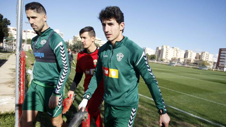 El Yeclano se aferra a su fortín para apear al Elche