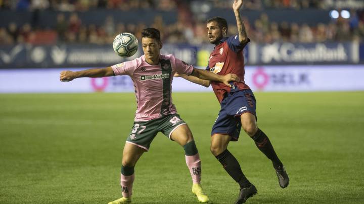 Betis y Alavés negocian las cesiones de Víctor Camarasa e Ismael Gutiérrez al equipo vitoriano. El valenciano no juega en el Crystal Palace de la Premier.