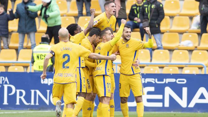 Santo Domingo quiere recuperar la sonrisa a costa del Numancia