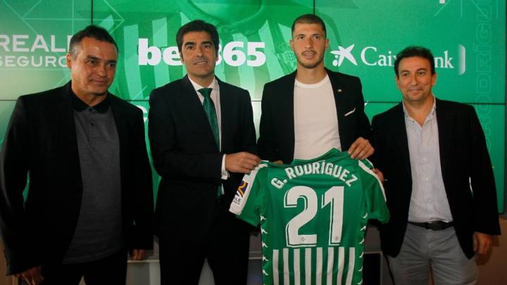 El centrocampista argentino Guido Rodríguez fue presentado con el Betis. Proviene del América de México: "Cuando llegué sentí el calor de la gente".