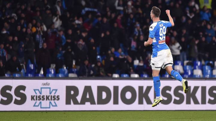 Arkadiusz celebrando un gol ante el Inter de Milán