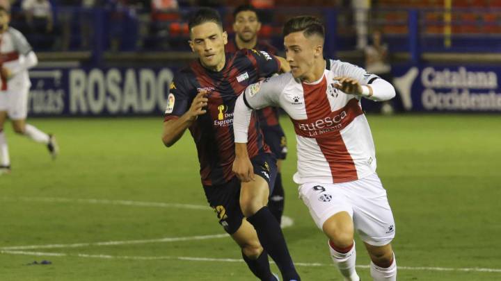 Dani Escriche, en acción con el Huesca.