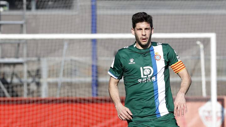 "Si se salva el Espanyol y me tengo que ir, lo firmo"