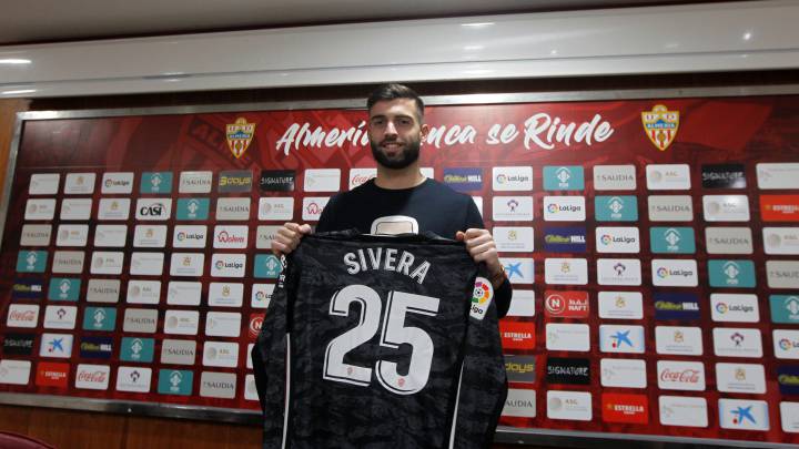 Sivera: "He firmado para aportar a cumplir el sueño del Almería"