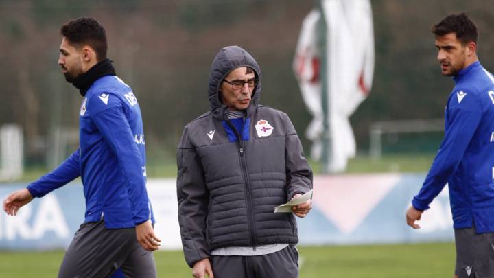 Fernando Vázquez en un entrenamiento con el Deportivo