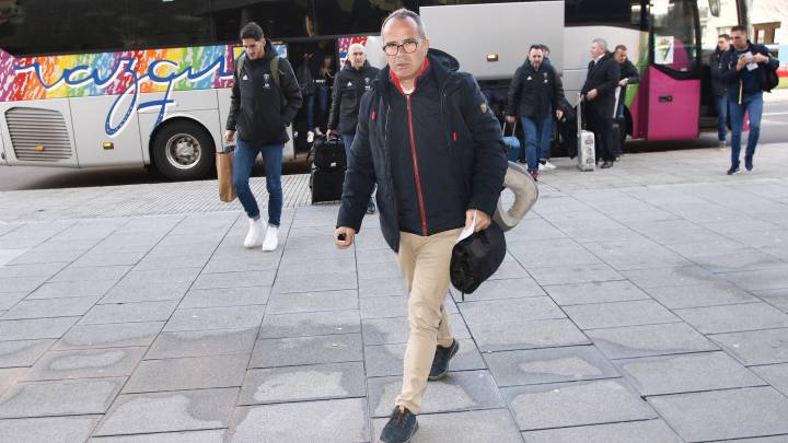 Álvaro Cervera, a la llegada del Cádiz a A Coruña.