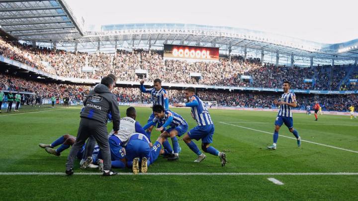 El Deportivo celebra su gol ante el Cádiz.