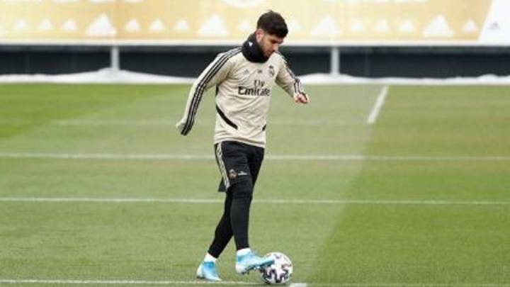 Asensio cumple 24 años con un balón como regalo
