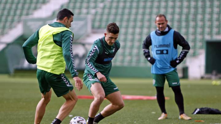 Dani Escriche llega para competir con Yacine como nueve