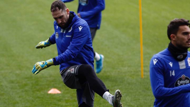 Dani Giménez, durante el entrenamiento del Deportivo de este viernes en Riazor.