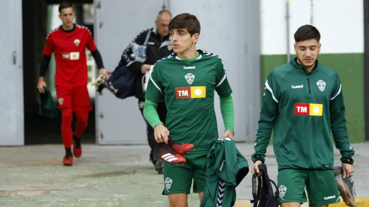 Gonzalo Villar, ayer, con Óscar Gil.