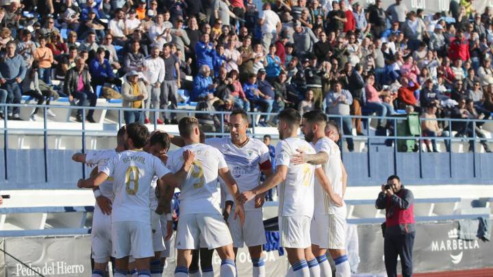 Un enorme Marbella arrasa al UCAM Murcia y ya es líder