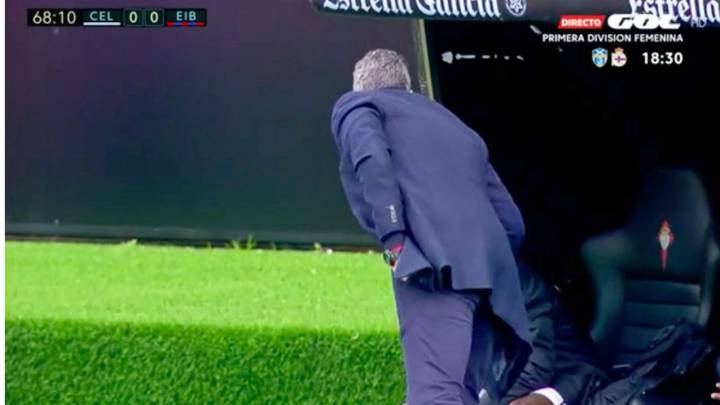 Momento de la bronca de Óscar García a Pione Sisto.