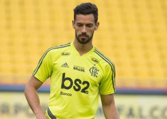 Pablo Marí's Arsenal move on verge of collapse