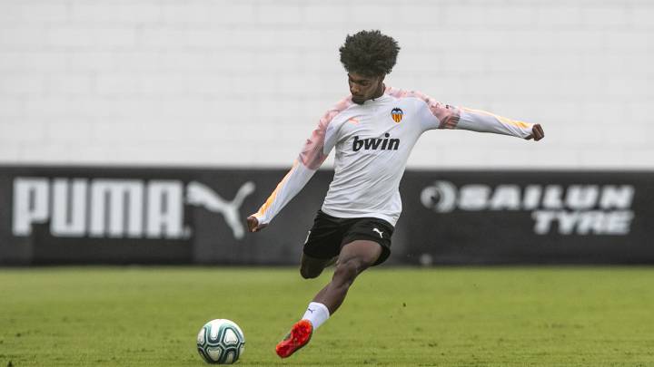 El Valencia y el rompecabezas para ceder a Correia