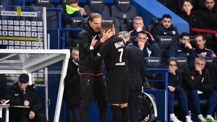 Mbappé y Tuchel se vuelven a encarar por una sustitución