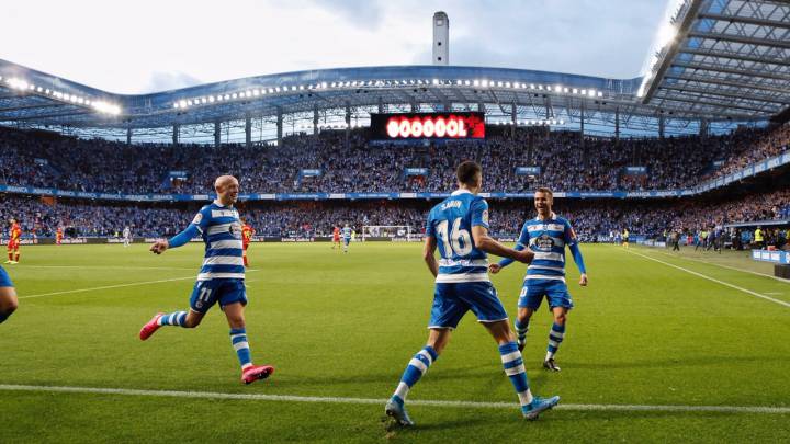 Sabin Merino celebra el gol en el Deportivo vs UD Las Palmas