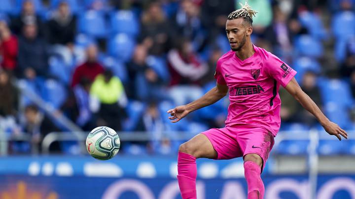 El Málaga acelera la renovación de Hicham