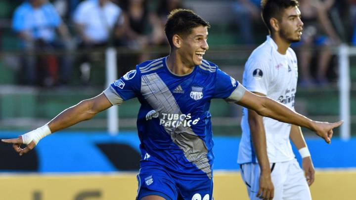 Emelec deja la clasificación encarrilada ante Blooming