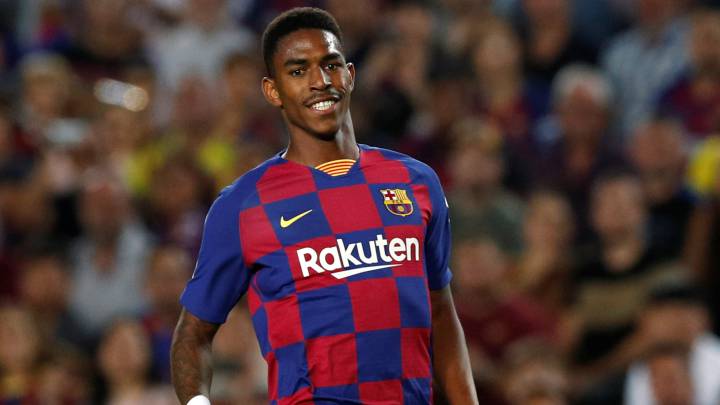 Junior, en un partido con el Barcelona.