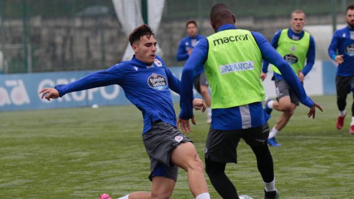 Hugo Vallejo en un entrenamiento con el Deportivo