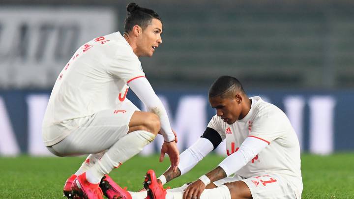 La Juve puede perder a Douglas Costa para la ida ante el Lyon