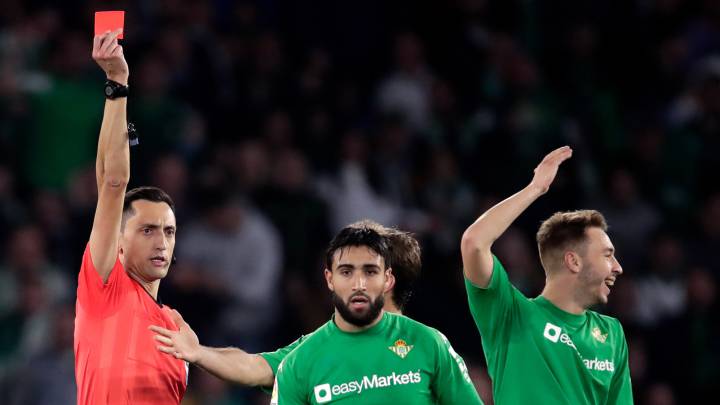 El Betis puede recurrir una de las amarillas de Fekir