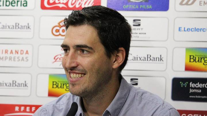 Iraola: "Es importante marcar fuera, pero debe haber equilibrio"
