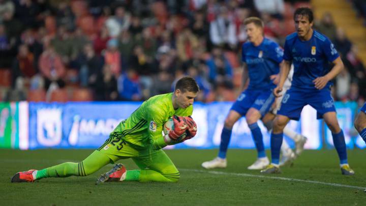 "No hablo a diario con el Madrid, pero estamos en contacto"