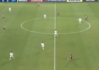 Iniesta puts on a vintage show for Vissel Kobe fans