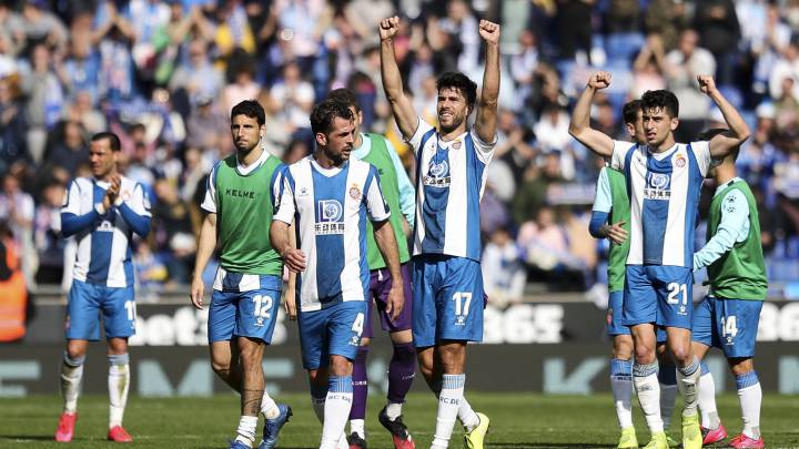 El Espanyol rompe el maleficio de la camiseta blanquiazul
