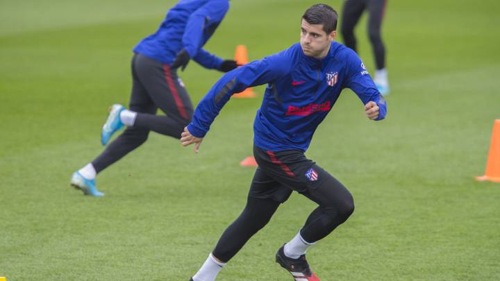 Morata, en la sesión del Atlético de ayer, vuelve ante el Valencia.