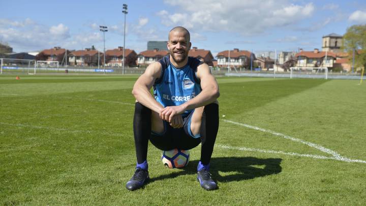 Victor Laguardia sumó su partido cien en Primera División