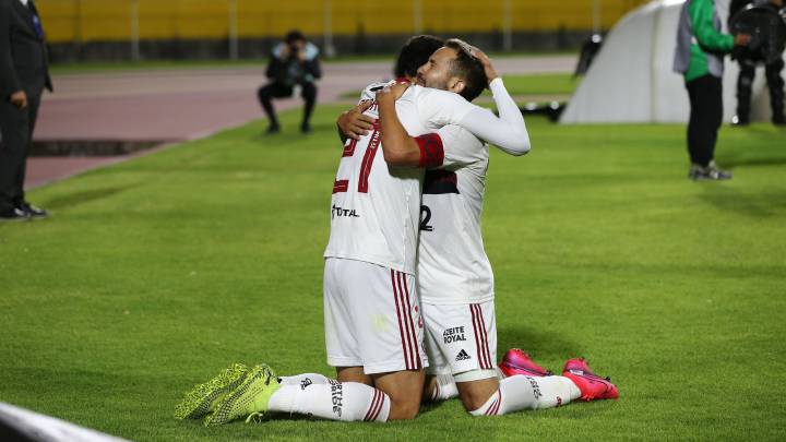Flamengo sobrevive a Quito