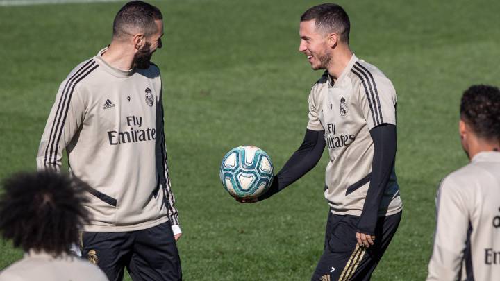Hazard y Benzema bromean durante el último entrenamiento del Real Madrid.