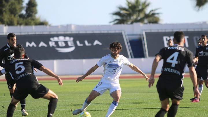 El Marbella, con Granero titular, sufre con la Balona pero conserva el liderato