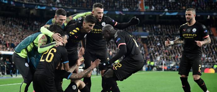 Los jugadores del City celebran su primer gol en el Bernabéu.