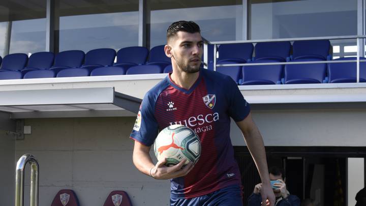 El Huesca se aferra a El Alcoraz frente al Extremadura