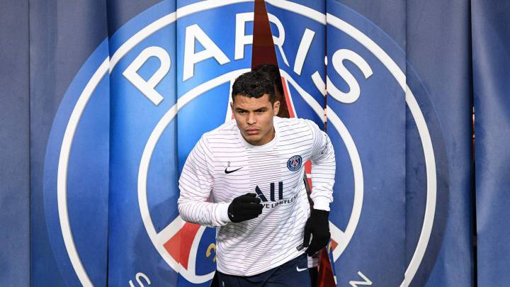 El central brasileño del PSG, Thiago Silva.