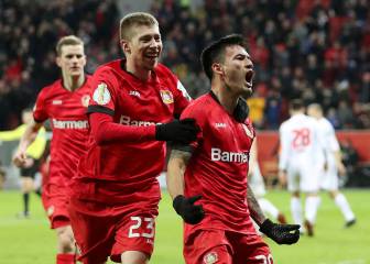 Aránguiz mete al Bayer en semis y el Eintracht echa al Werder