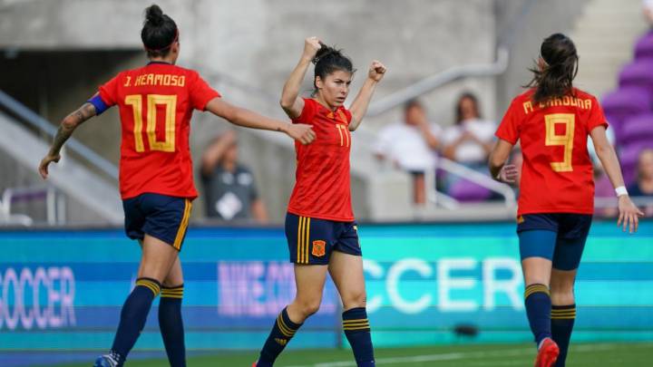 Lucía tira la puerta abajo