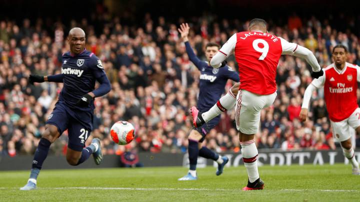 Lacazette salva al Arsenal