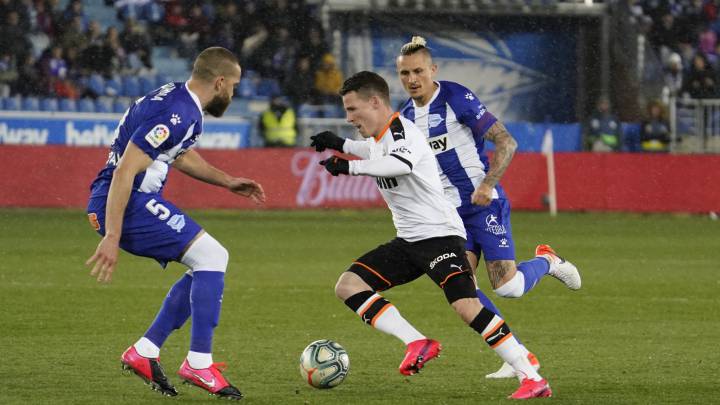 Gameiro llega a 200 partidos en LaLiga; Kondogbia, 100