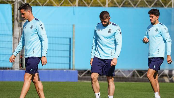 Bernardo, David López y Dídac, en el entrenamiento posterior a la derrota del Espanyol ante Osasuna.