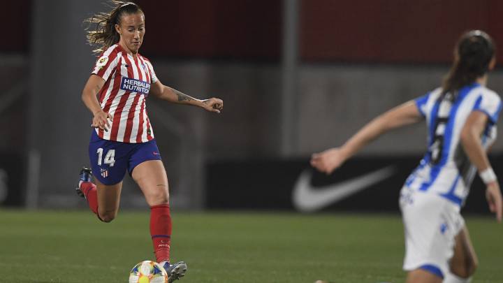 Virginia Torrecilla, jugadora del Atlético, en un partido de la Primera Iberdrola ante la Real Sociedad.
