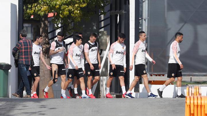 El Valencia seguirá entrenando, aunque liberan al equipo filial