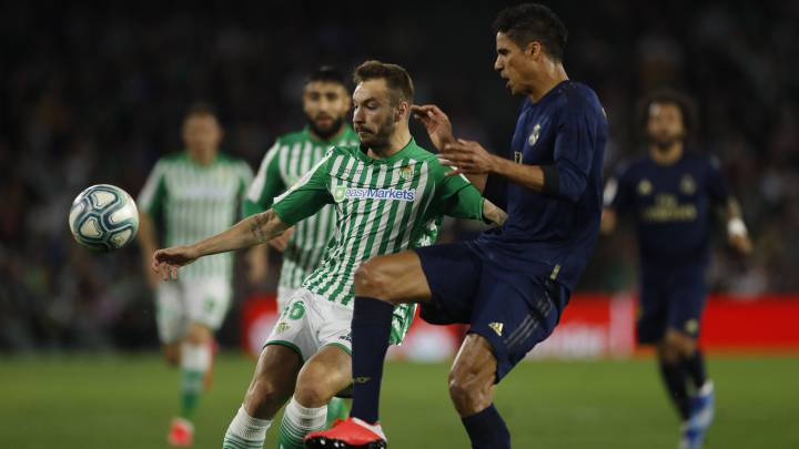 El delantero del Betis Loren Morón está siendo espiado por la Premier y el Calcio de Italia. El delantero marbellí es un tesoro y se interesó el Barcelona.